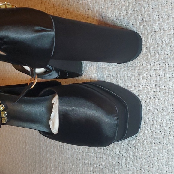 Saten Platform Pumps - Picture 3 of 6